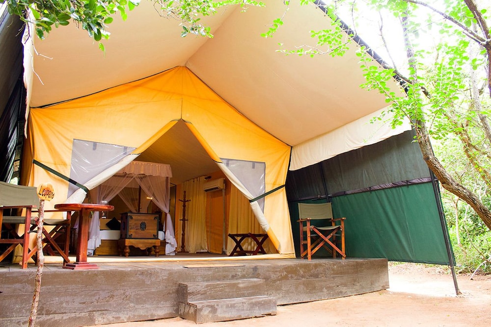 Luxury Tent, 1 King Bed, Non Smoking, Garden View photo 2