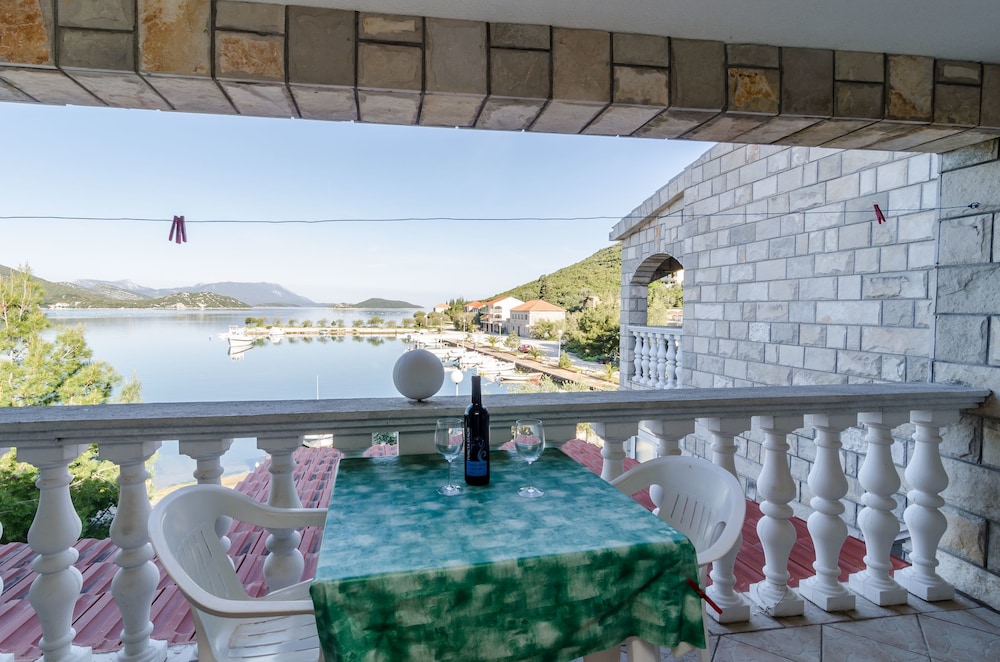 Apartment, 1 Bedroom, Balcony, Sea View photo 2