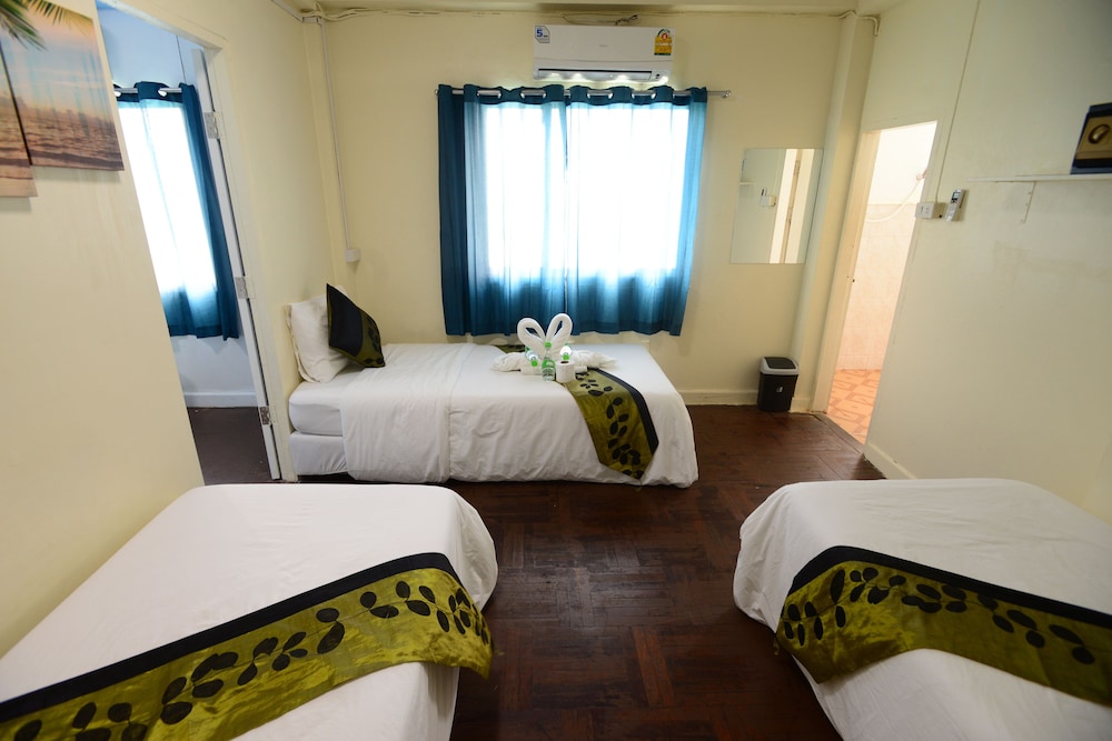 Classic Triple Room photo 2