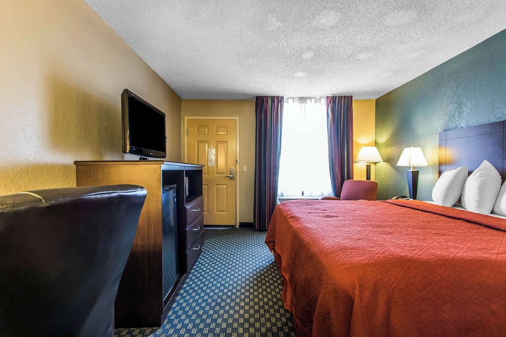 Standard Room, 1 King Bed, Non Smoking photo 1