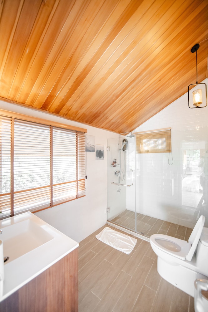 Two Bedroom Suite with Kitchen (Breakfast Included, Dinner Not Included) - Photo 31