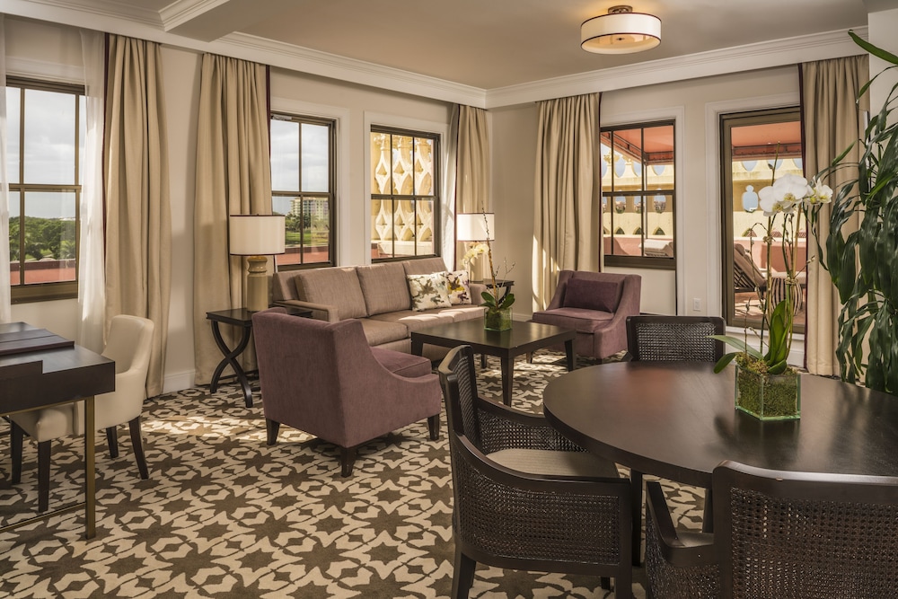 Suite, 3 Bedrooms, Balcony (Estate View)