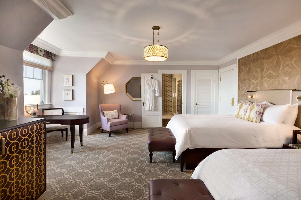 Signature Bay View Room, 1 King Bed - Photo 4
