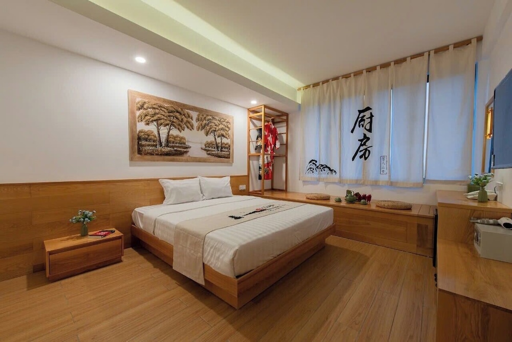 Deluxe Double Room, City View
