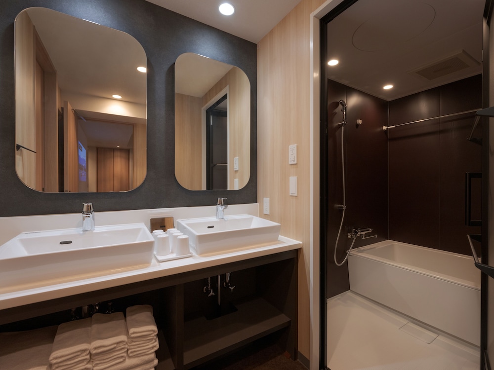 Superior Two-Bedroom Japanese Apartment for 7 Non Smoking - Photo 6