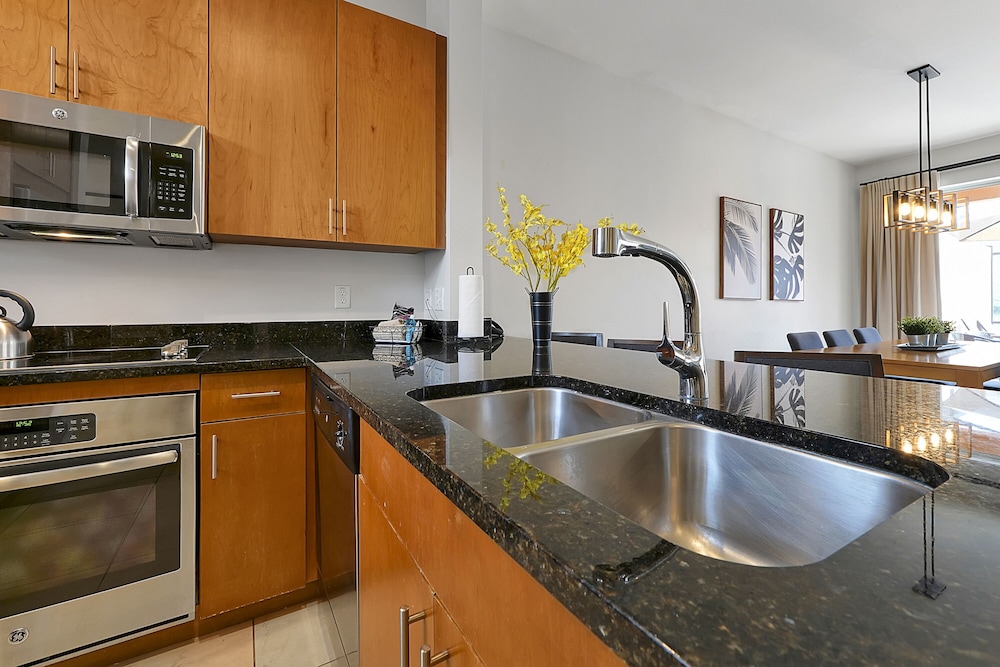 Standard Townhome, 2 Bedrooms, Hot Tub - Photo 10
