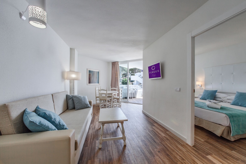 Suite, Balcony (2 Adults)