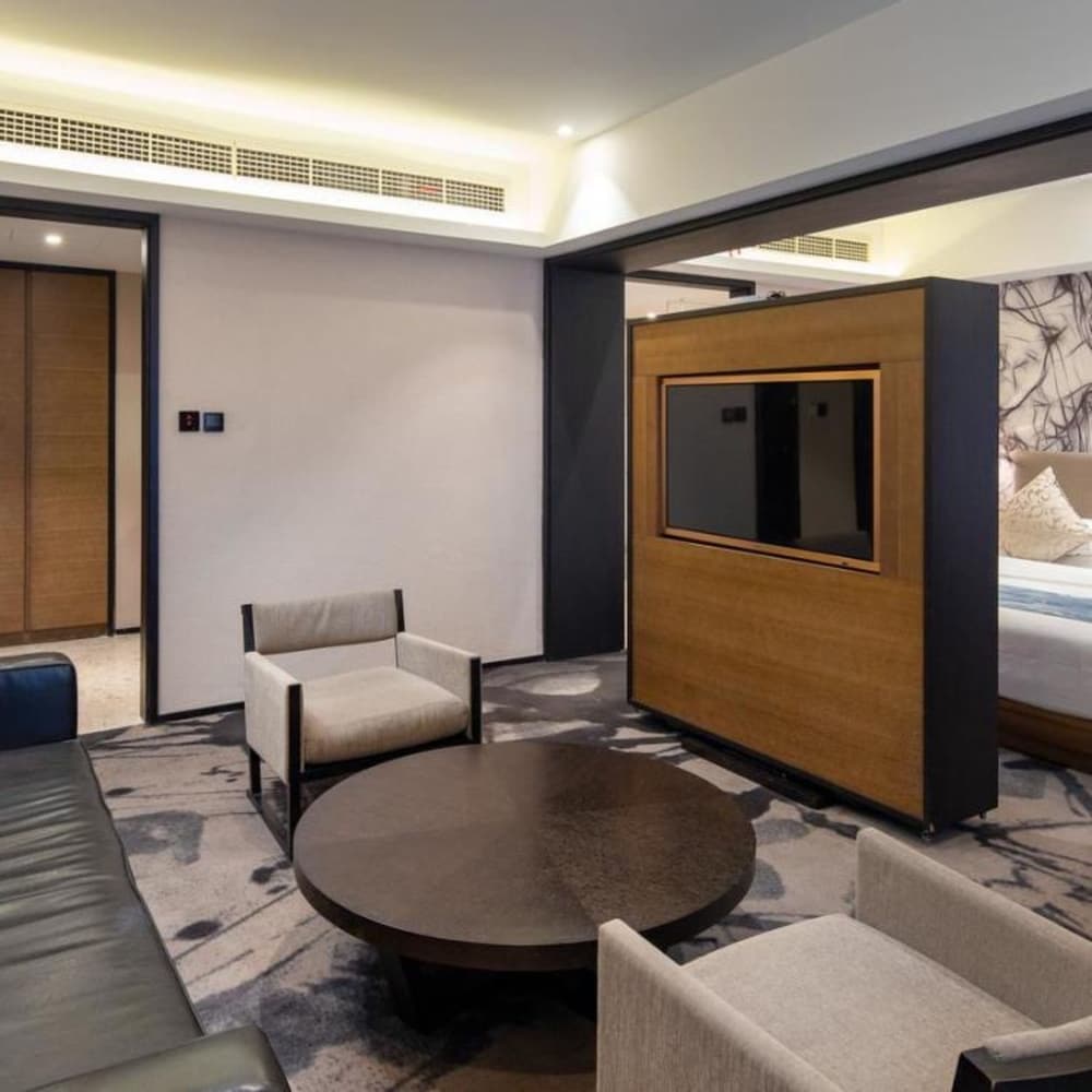 Business Suite, Non Smoking photo 3