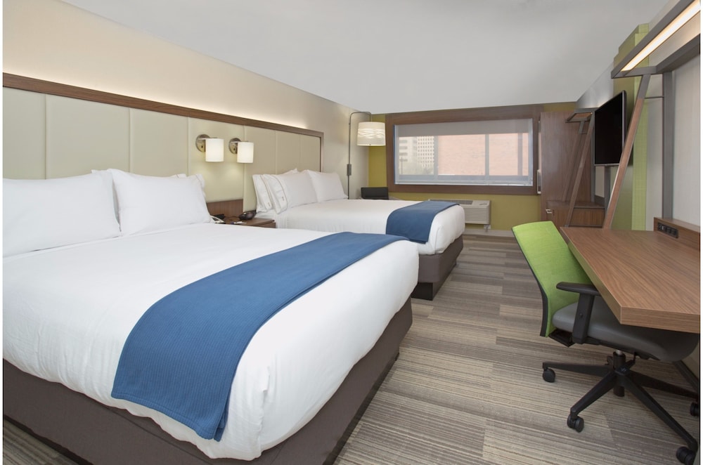 Suite, 2 Queen Beds, Accessible (Mobility Roll-In Shower) - Photo 3