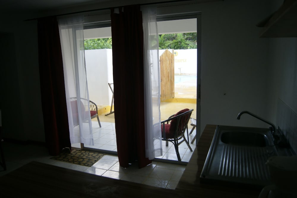 Premium Suite, 1 King Bed with Sofa bed, Accessible, Poolside photo 3