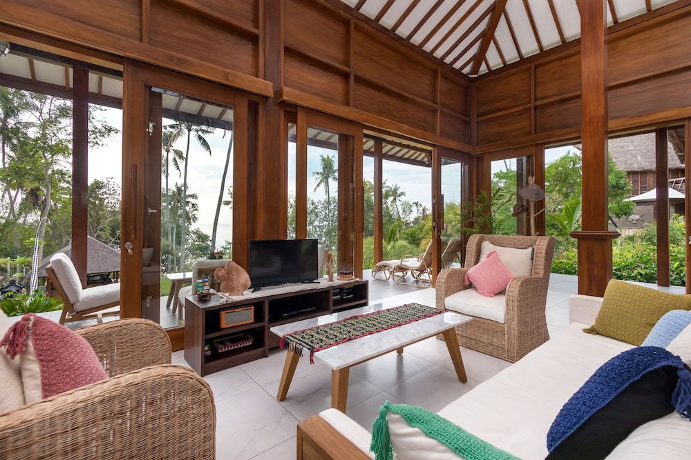 Luxury Villa, 2 Bedrooms, Sea View, Beachfront photo 3
