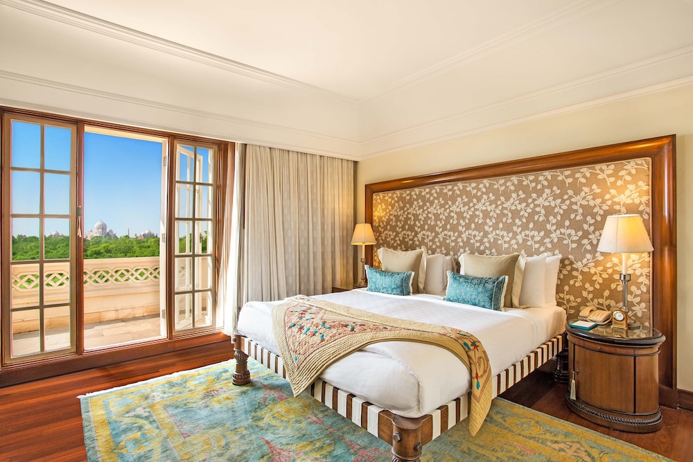 Deluxe Suite, Balcony