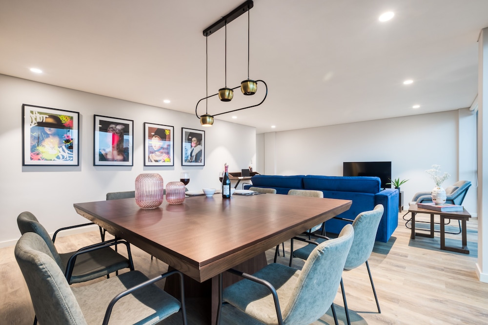 Exclusive Three-Bedroom Apartment photo 3