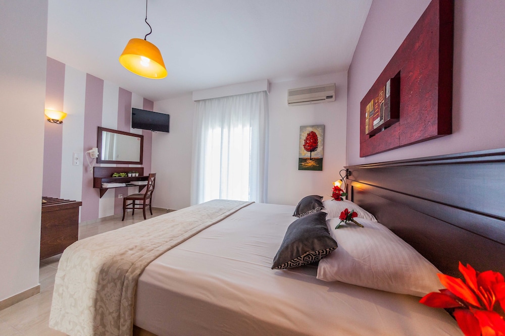 One Bedroom Junior Suite Pool View