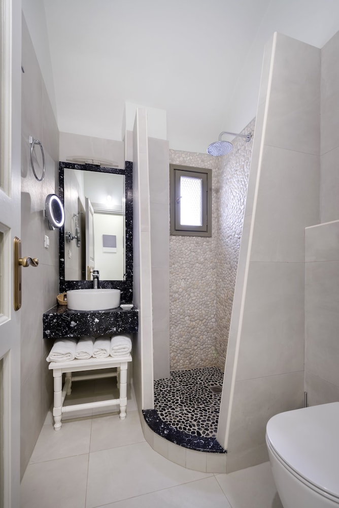 Superior Double Room, 1 Double or 2 Twin Beds, Sea View - Photo 2