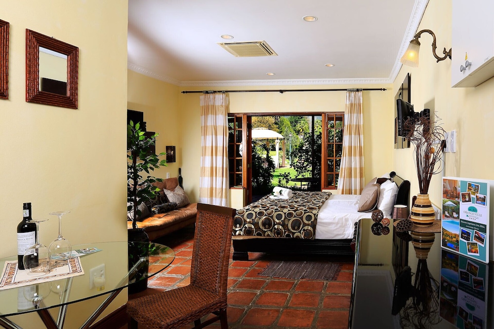 Premium Double Room, Pool Access, Garden View photo 2