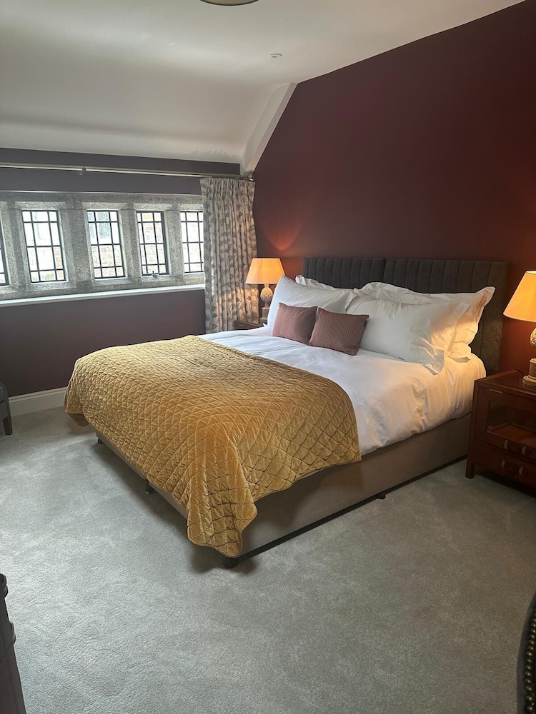 Lewtrenchard Manor, Photo 4