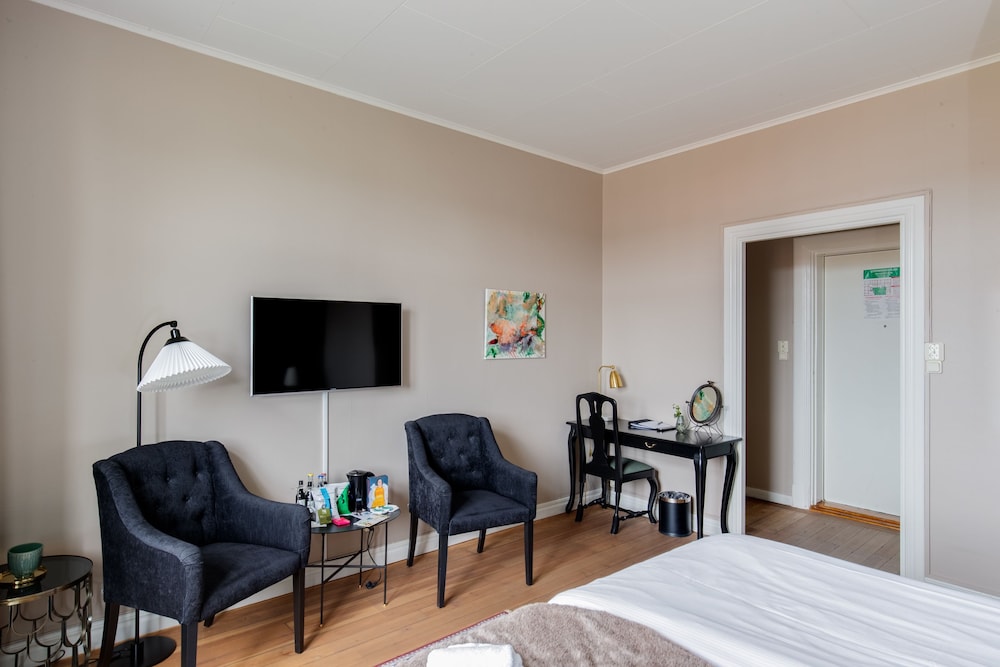 Double Room - Photo 6