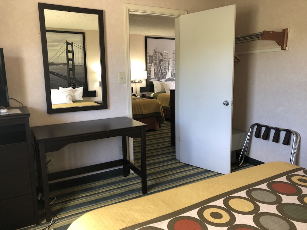 Studio Suite, Multiple Beds, Non Smoking - Photo 4