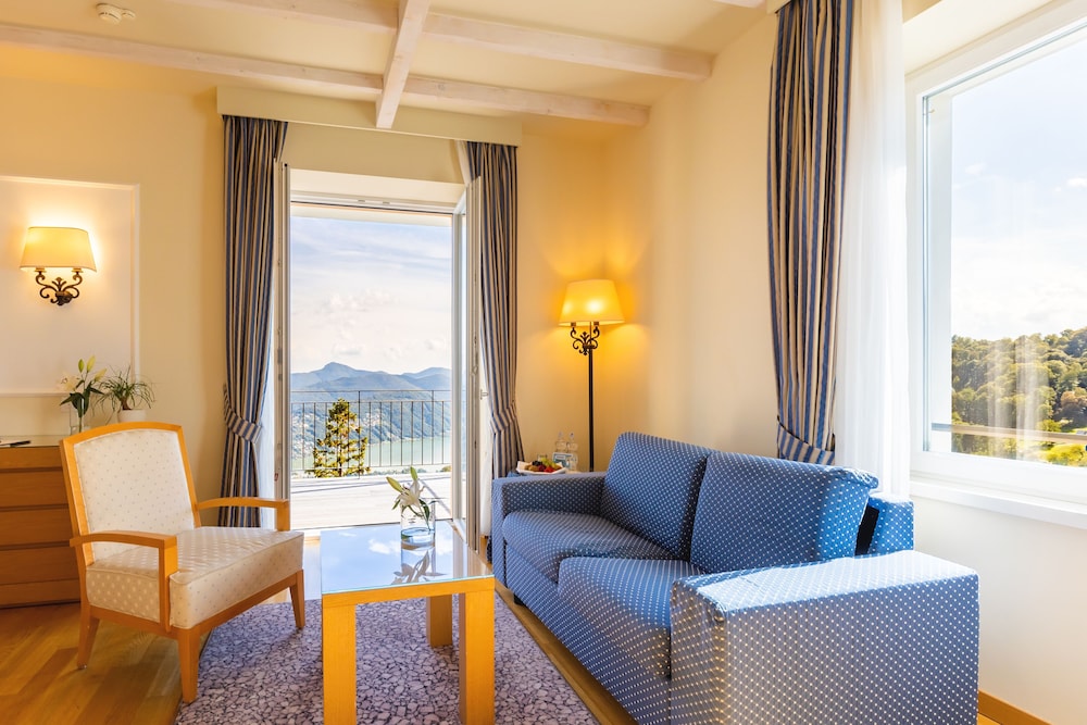 Panoramic Studio Suite, Lake View photo 3
