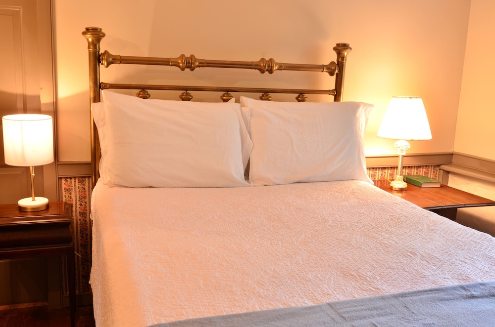 Standard Suite, Private Bathroom (Andrew Jackson) photo 3