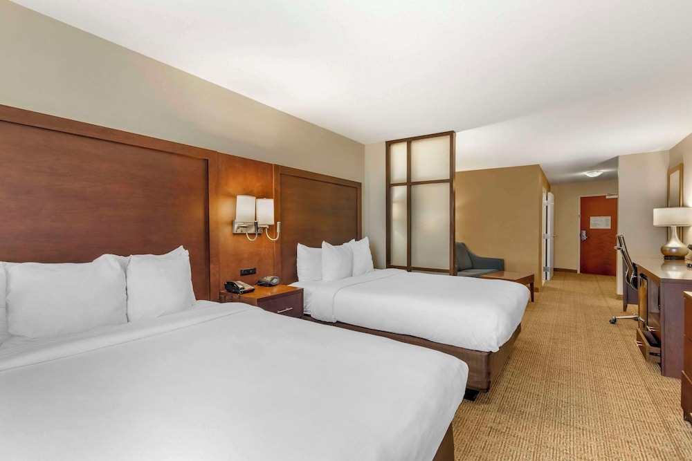 Suite, 2 Queen Beds, Accessible, Non Smoking - Photo 3