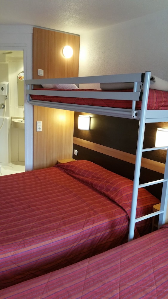 Standard Room, Multiple Beds photo 2