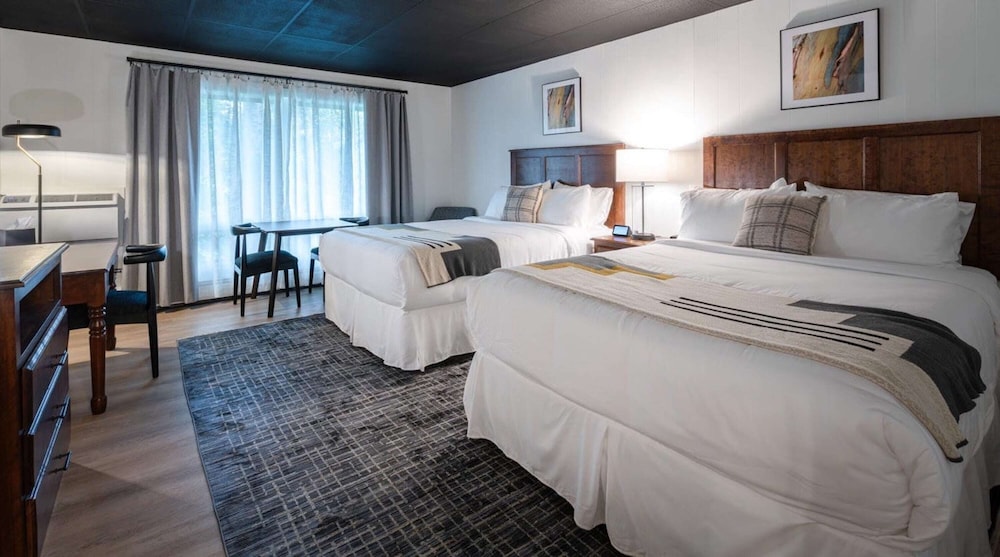 Deluxe Room, 2 Queen Beds