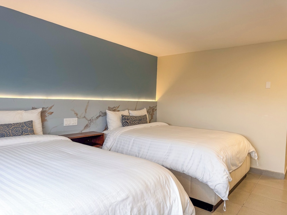 Comfort Room, 2 Queen Beds photo 1