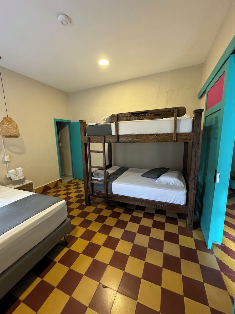 Traditional Quadruple Room photo 2
