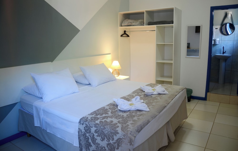 Basic Room, 1 King Bed, Private Bathroom photo 1