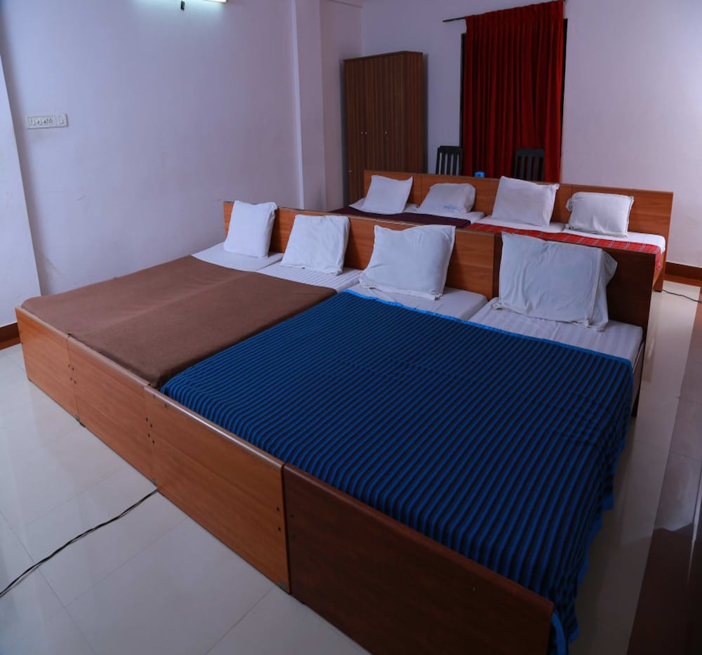 Classic Room, Multiple Beds, Non Smoking photo 1