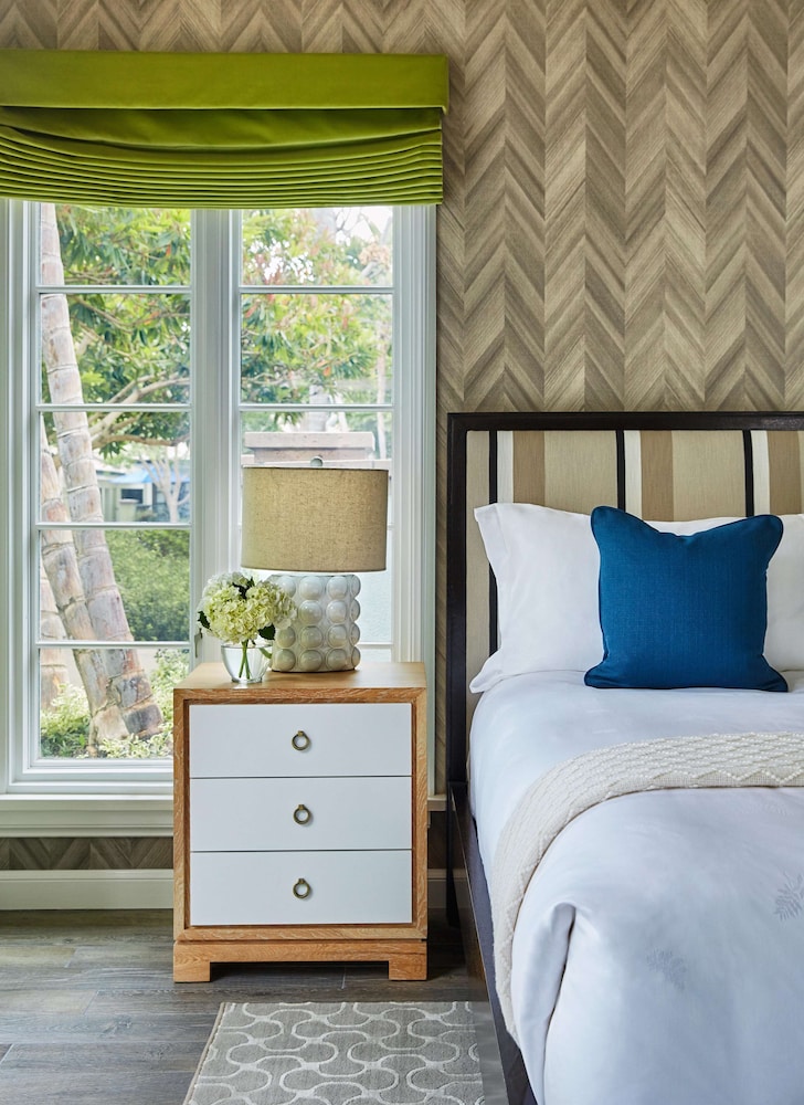 Bungalow, 1 King Bed - Photo 1