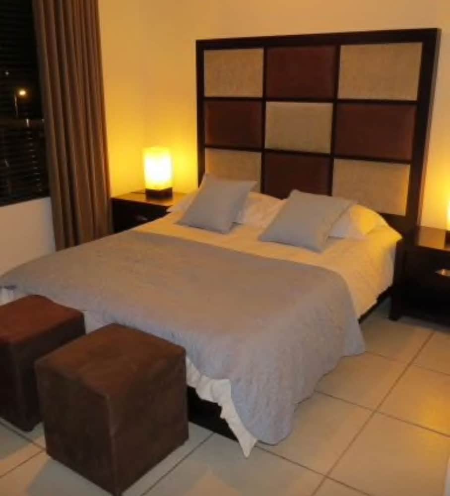 Deluxe Double Room, 1 Bedroom, Private Bathroom, Courtyard View photo 1
