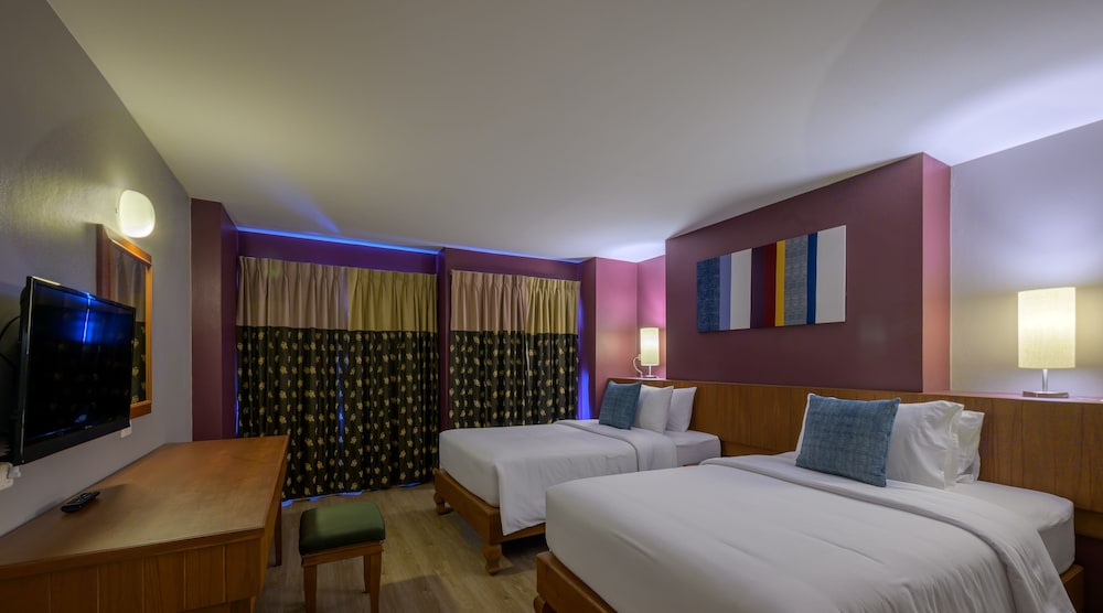 Deluxe Twin Room, Pool View - Photo 4