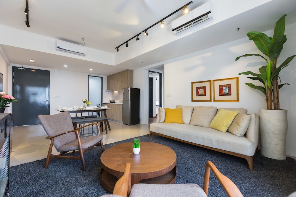 Luxury 2 Bedroom Suite B-20-3