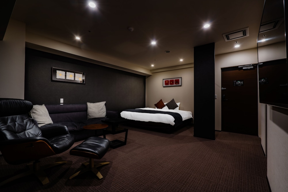 Royal Penthouse, 1 King Bed, Hot Tub, City View