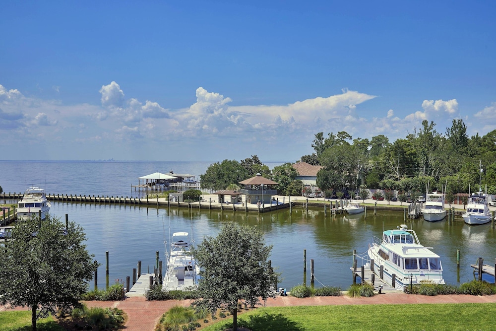 Premium Room, 1 King Bed, Marina View - Photo 6