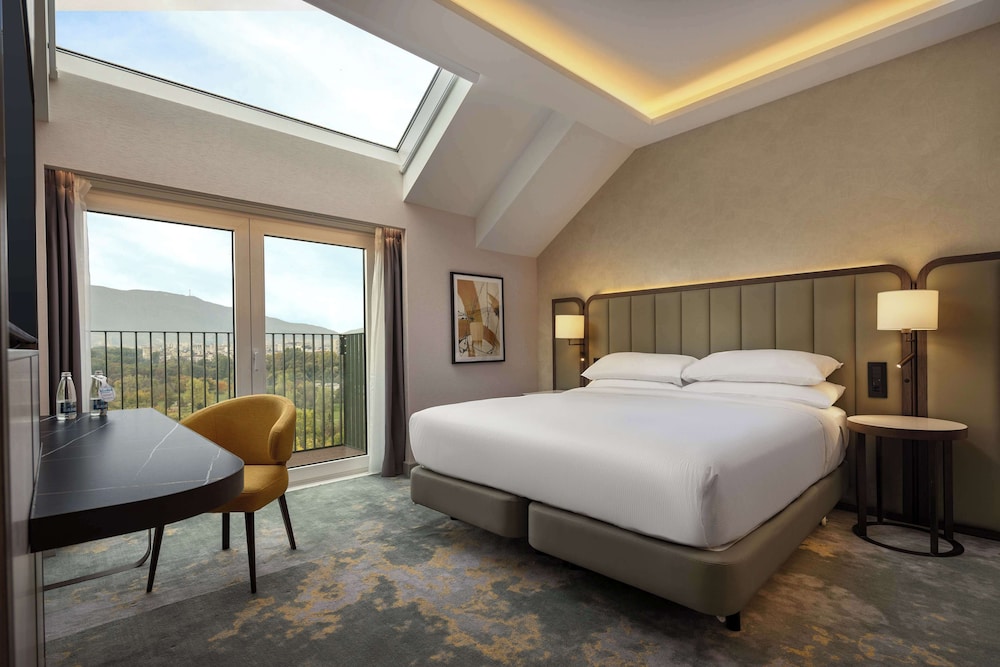 Presidential Penthouse, 1 King Bed photo 3