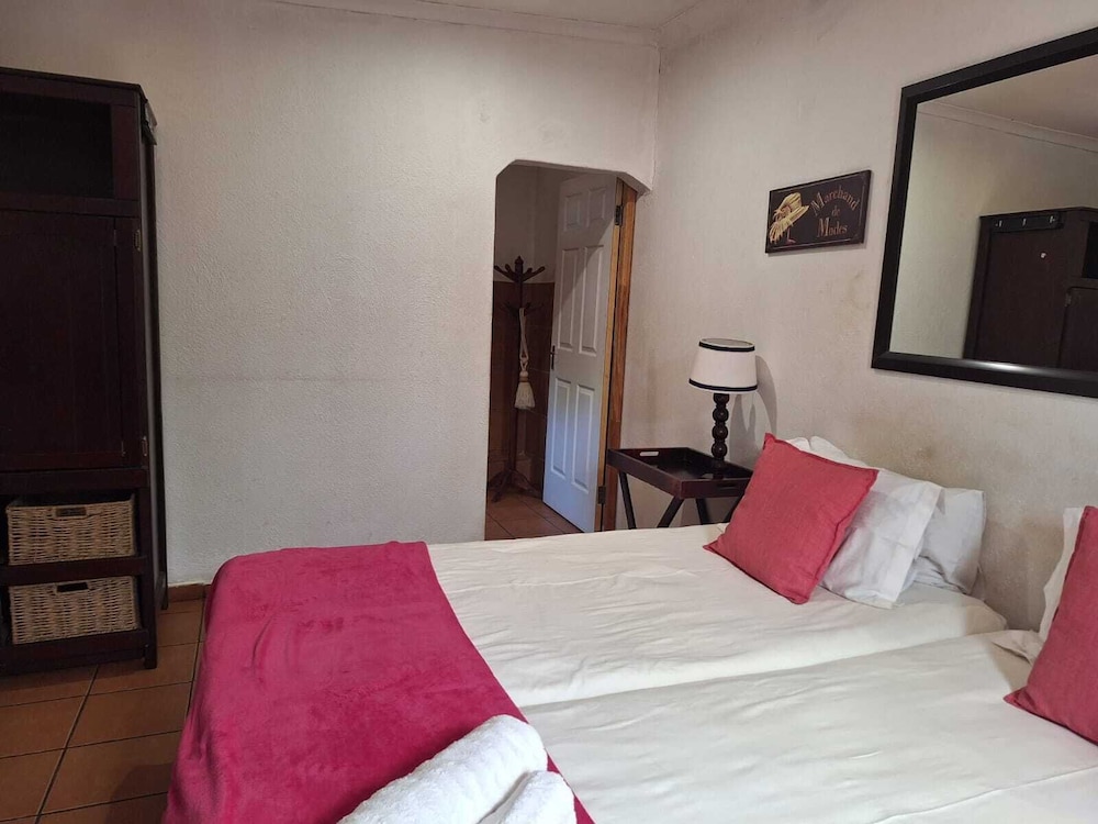 Economy Twin Room photo 1