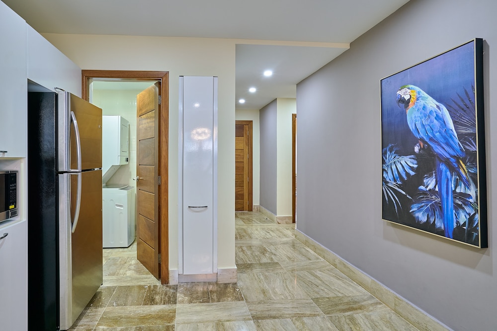 Standard Condo, 2 Bedrooms, Partial Ocean View photo 3
