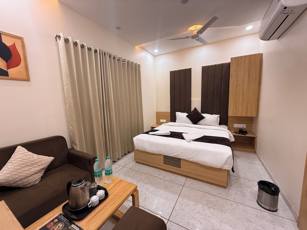 Deluxe Double Room photo 2