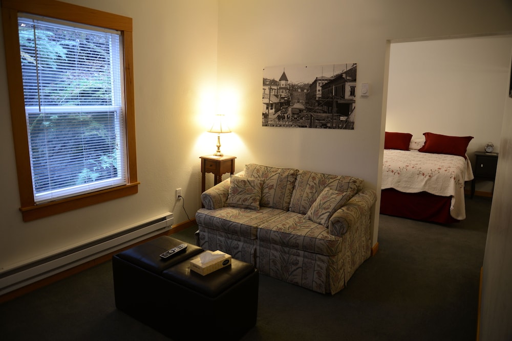 Family House photo 3