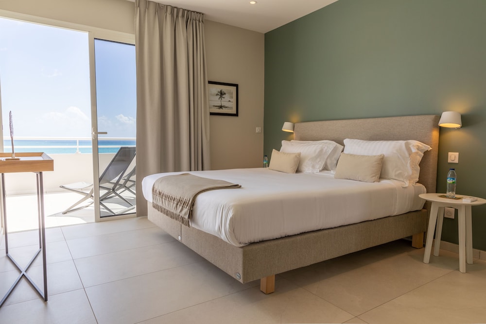 Family Villa, 4 Bedrooms, Sea View, Oceanfront photo 2