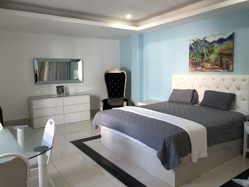 Executive Suite, 1 King Bed photo 2