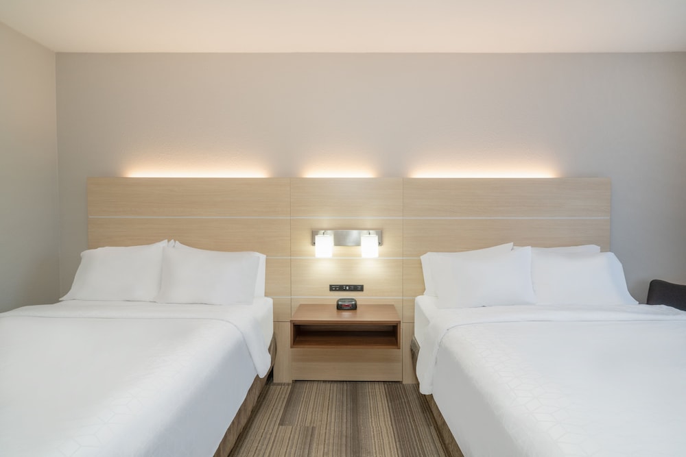 Standard Room, 2 Queen Beds, Accessible (Mobility, Accessible Tub) - Photo 1