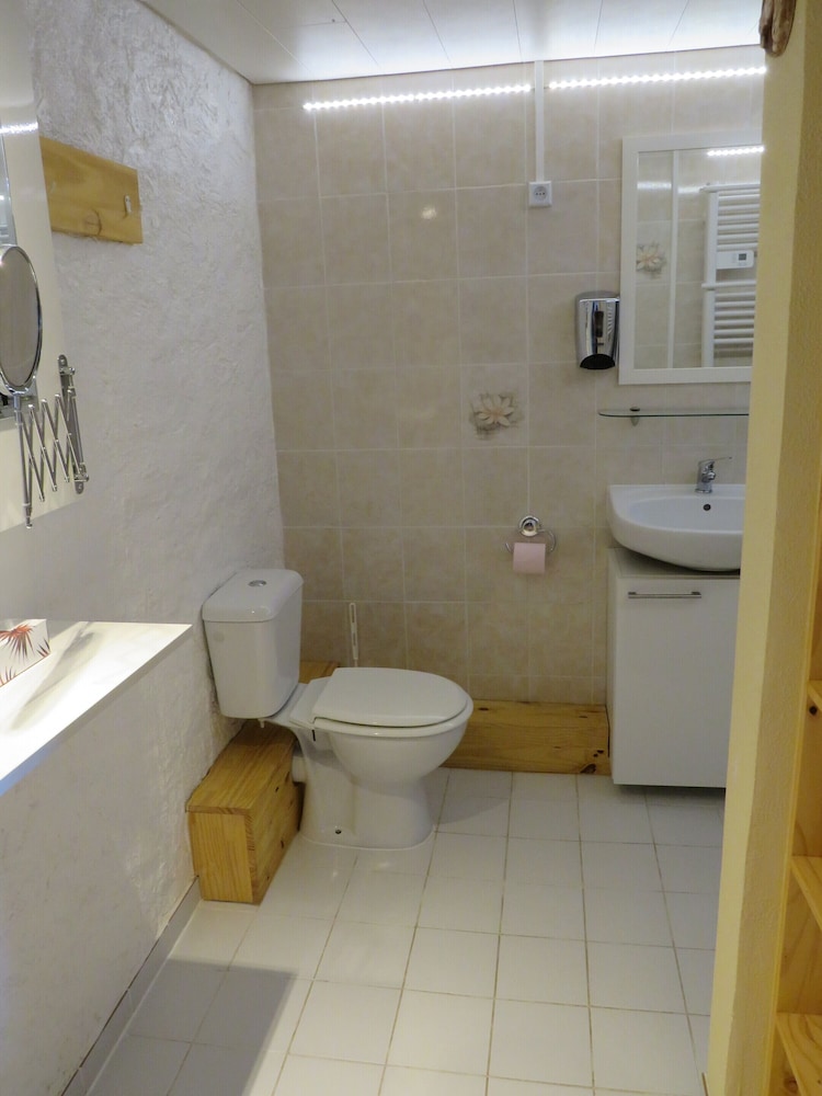 Standard Quadruple Room, Ensuite (Doubs) - Photo 5