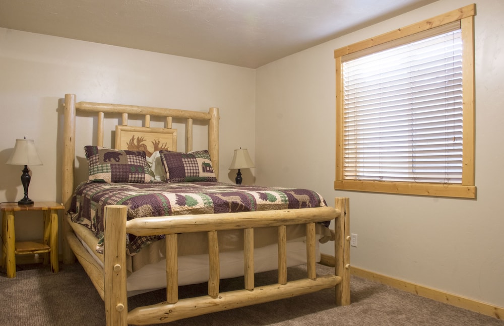 Cabin photo 2