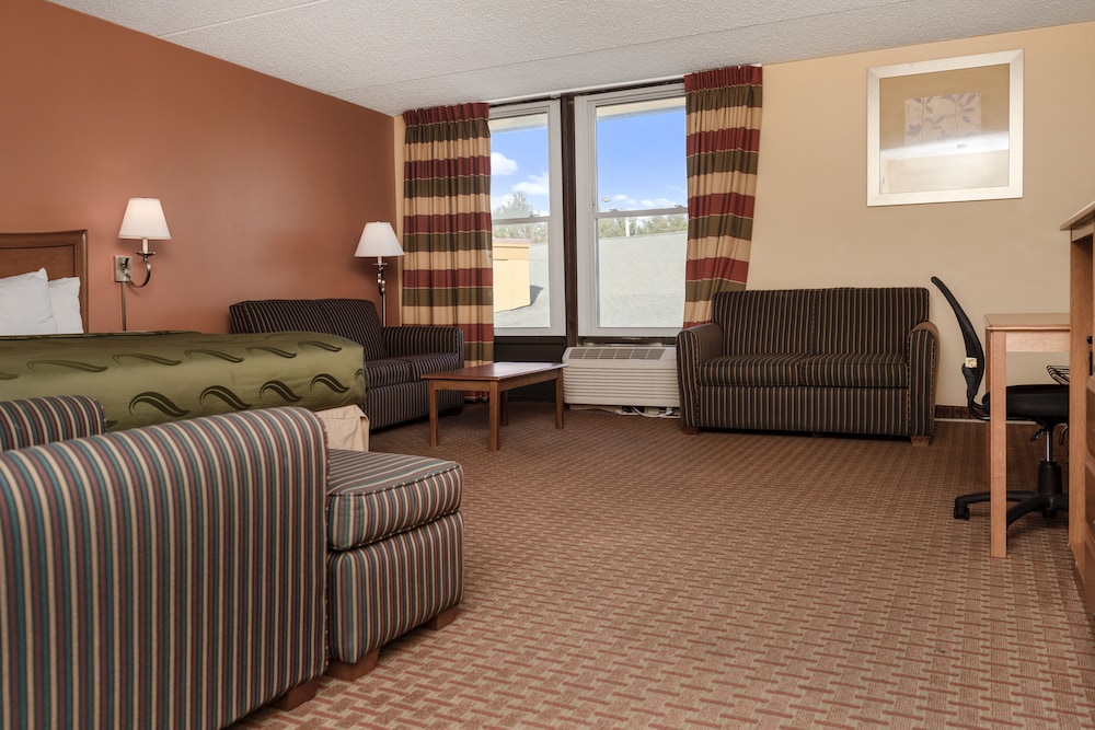 Suite, 1 King Bed with Sofa bed, Non Smoking photo 1