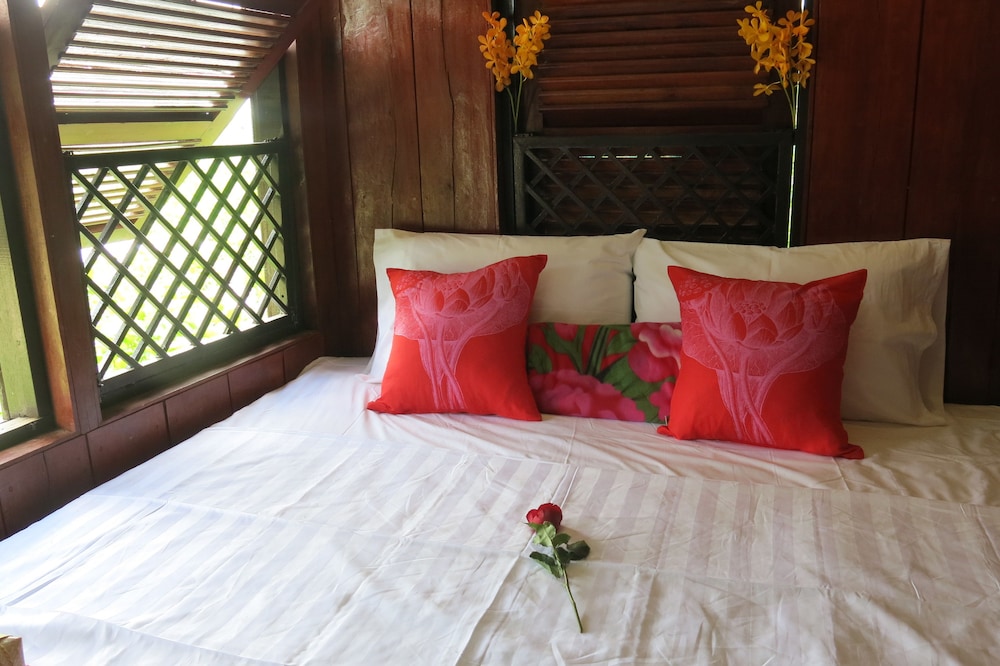 Romantic Room, 1 King Bed, Private Bathroom, River View photo 3